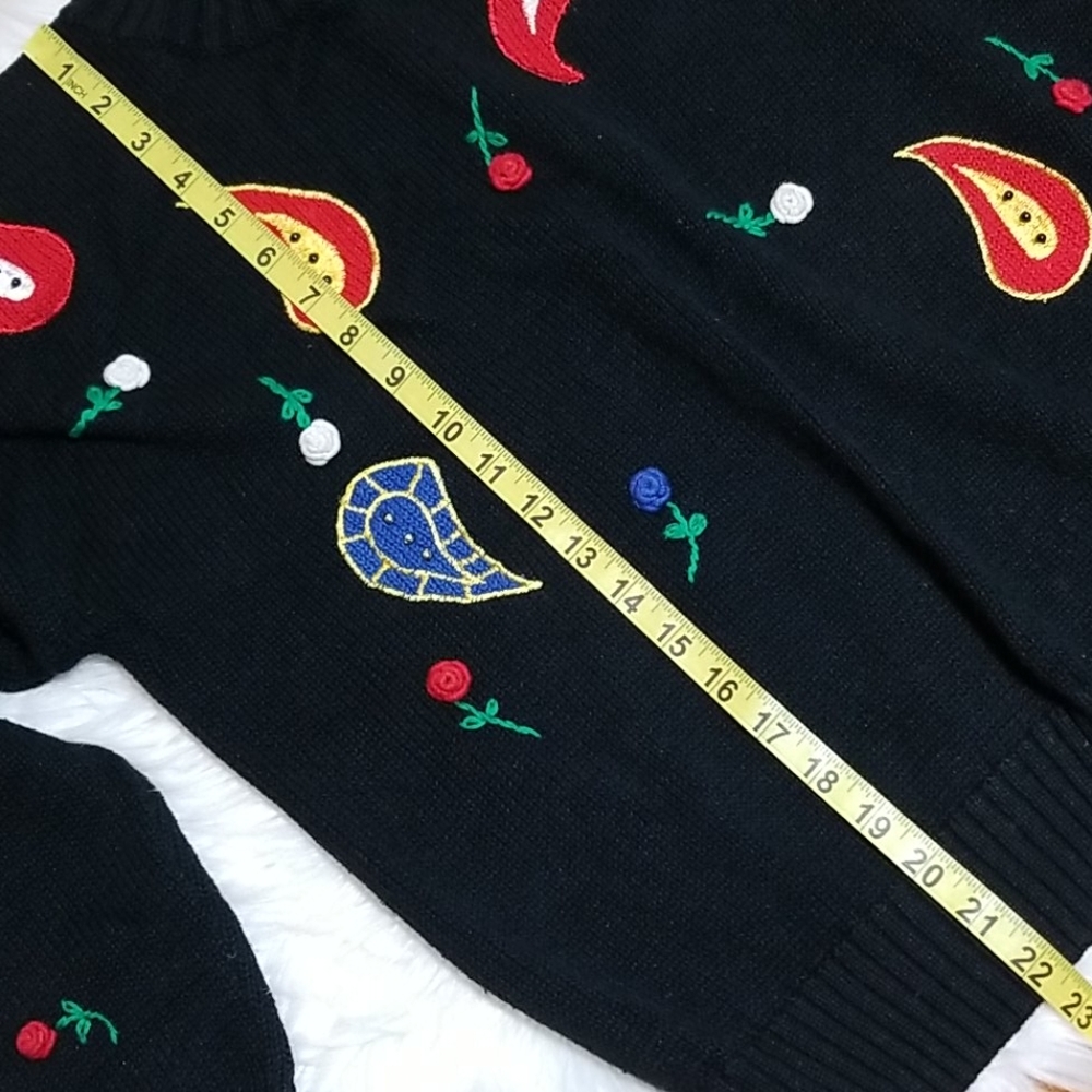 VTG 80s/90s Chaus black/Roses longsleeve Sweater - Picture 14 of 16